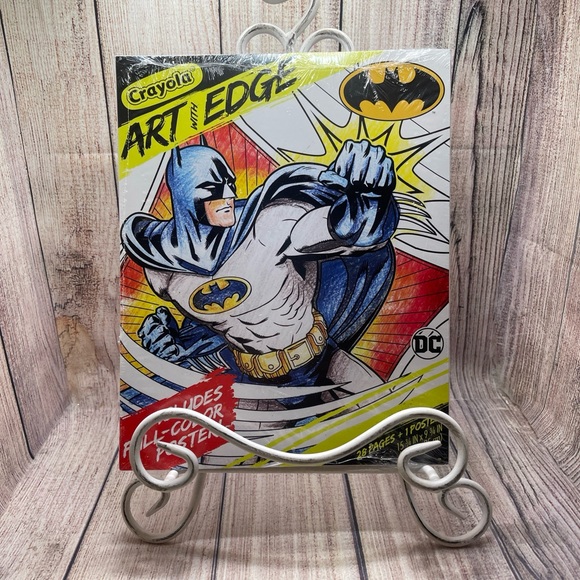 Batman DC Comics: Crayola Art with Edge w/28 Coloring Pages + Color Poster - Picture 1 of 2